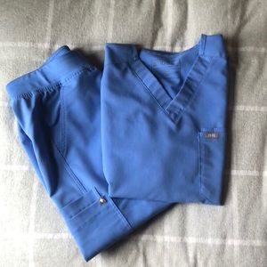 Men’s Medium Ceil Blue FIGS scrub set